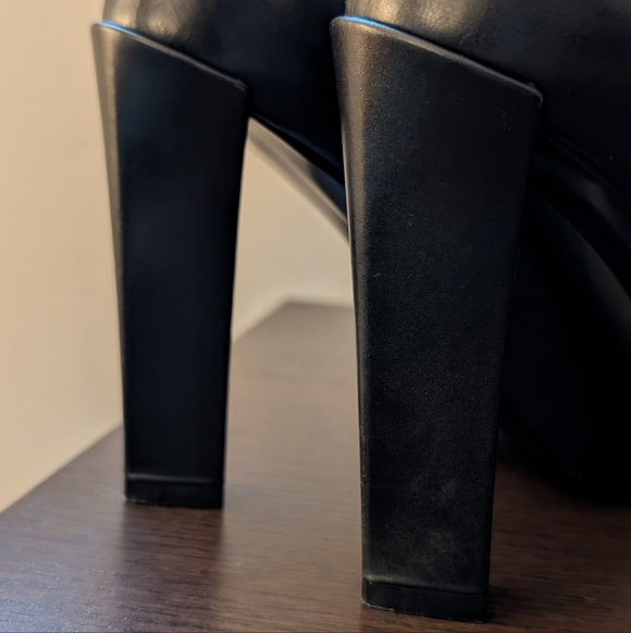 RALPH LAUREN PURPLE LABEL Katia/Spectator Heels W/DUST BAG. - Picture 8 of 16